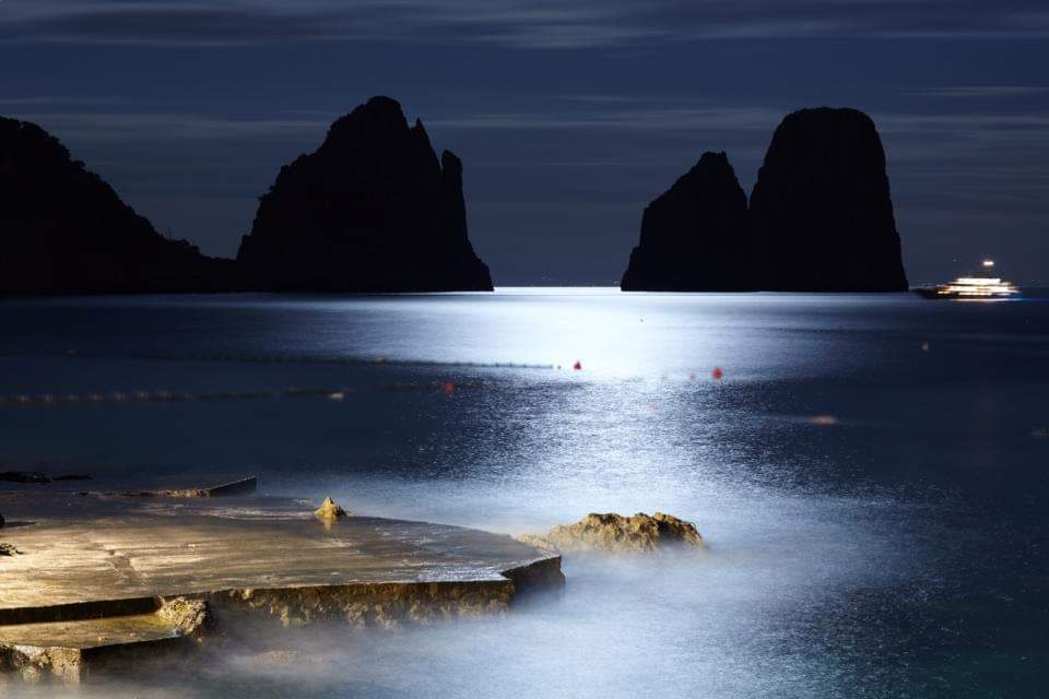 海面上的午后光线